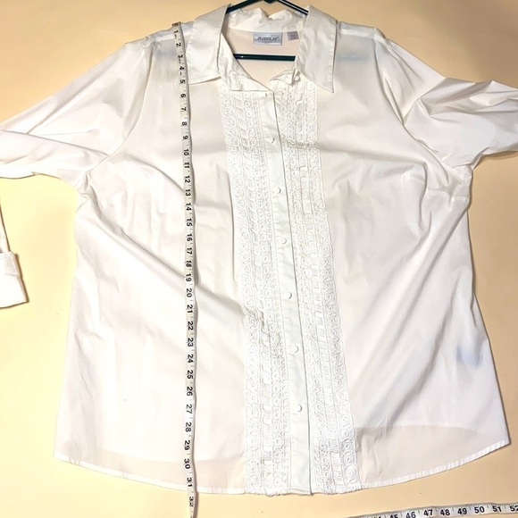 Avenue white long sleeve button front blouse lace accent plus size 26/28 - Picture 13 of 14